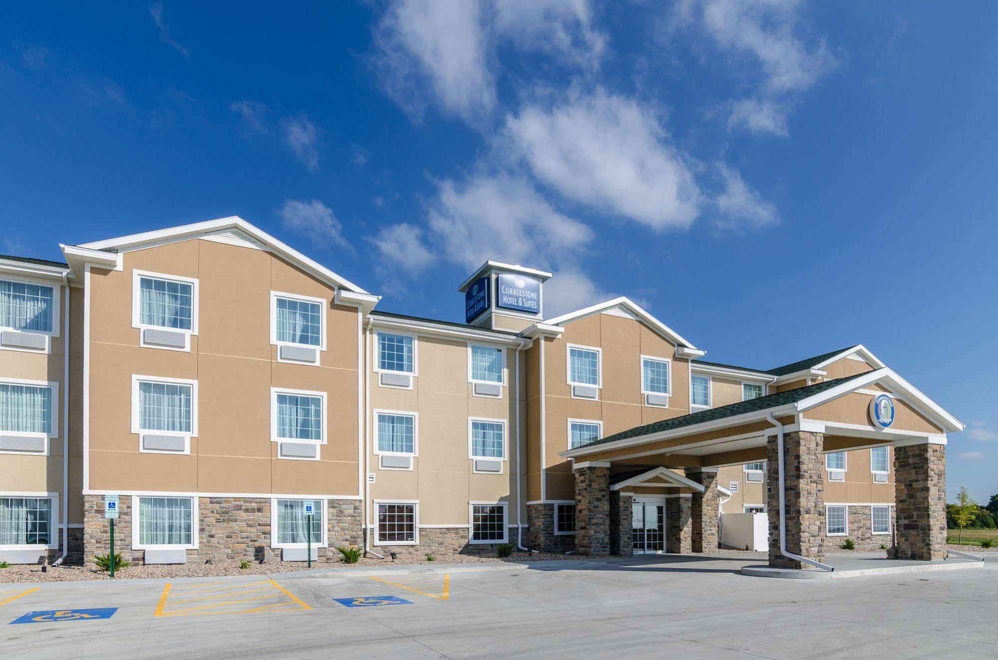 Cobblestone Hotel & Suites - Маккук Екстер'єр фото