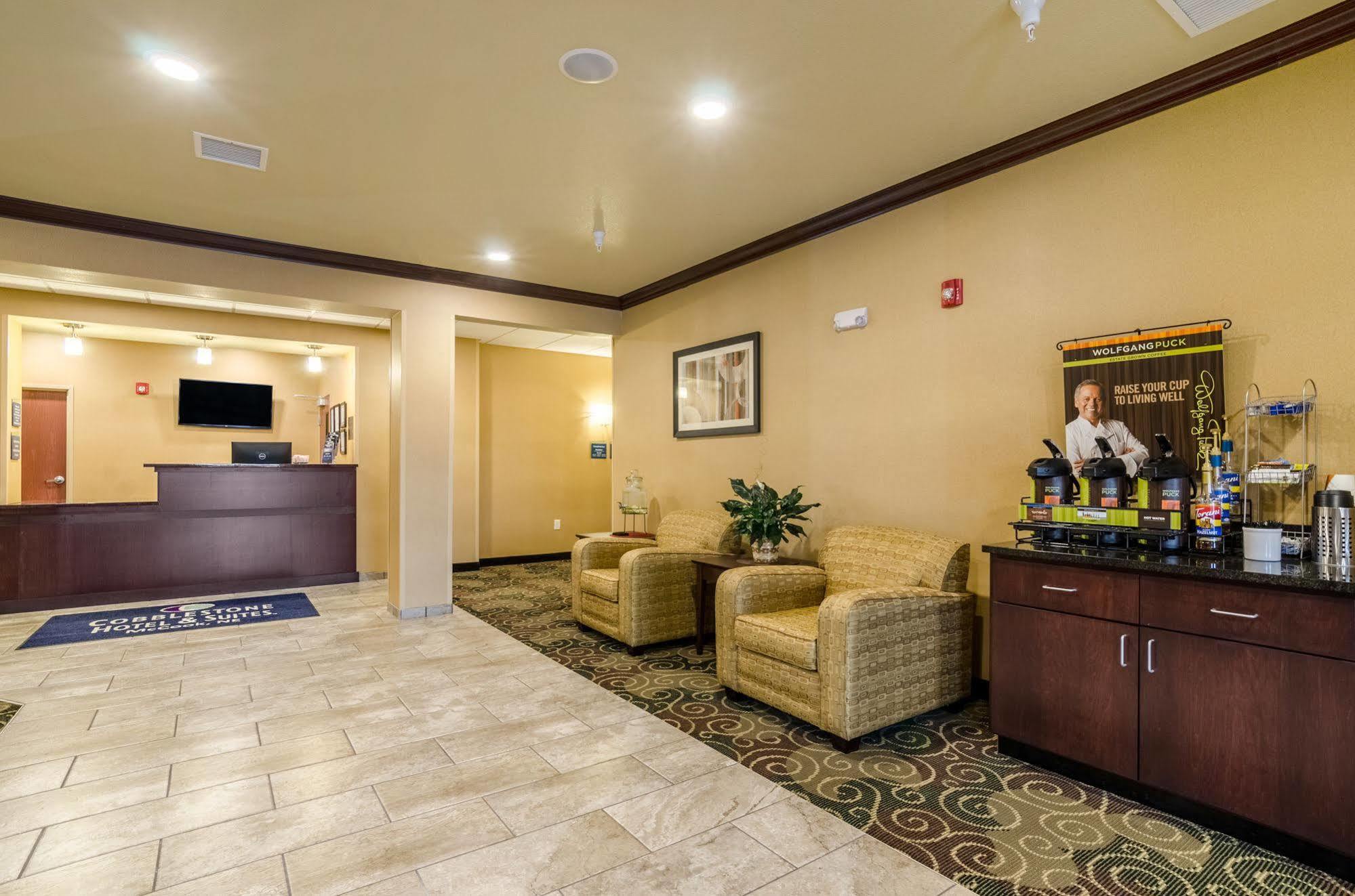 Cobblestone Hotel & Suites - Маккук Екстер'єр фото