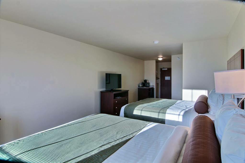 Cobblestone Hotel & Suites - Маккук Екстер'єр фото